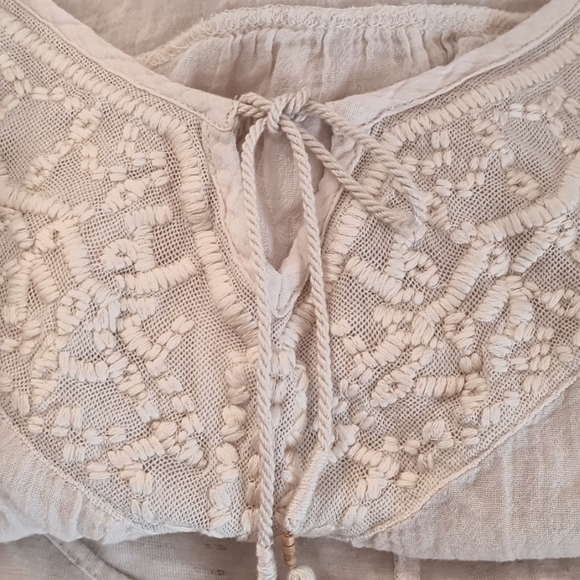 MAURICES M white Boho top, gauze feel, front tie, emblished bodice, GUC, tassel - Picture 6 of 6